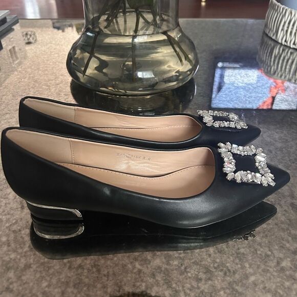 Berness Katherine Pointy Toe Flats - Picture 6 of 6